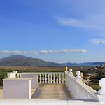 Keos فندق ساراندا